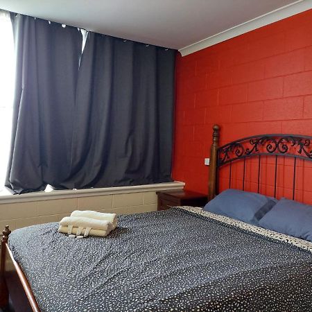 Port Adelaide Backpackers Vandrehjem Eksteriør billede