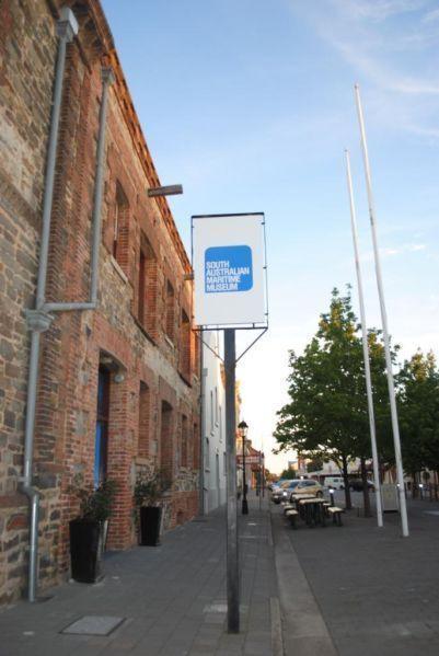 Port Adelaide Backpackers Vandrehjem Eksteriør billede